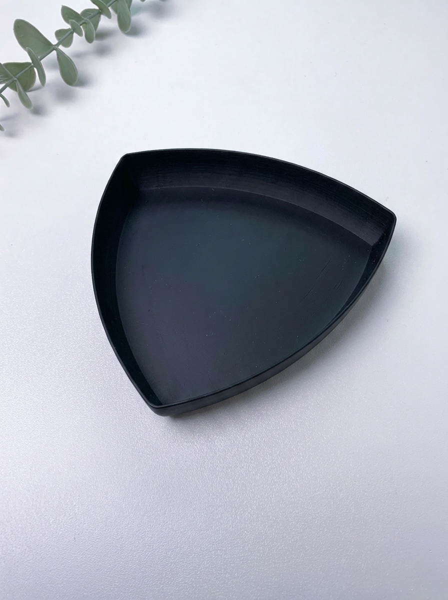 Triangular Coin Tray: Organise Your Loose Change with Style