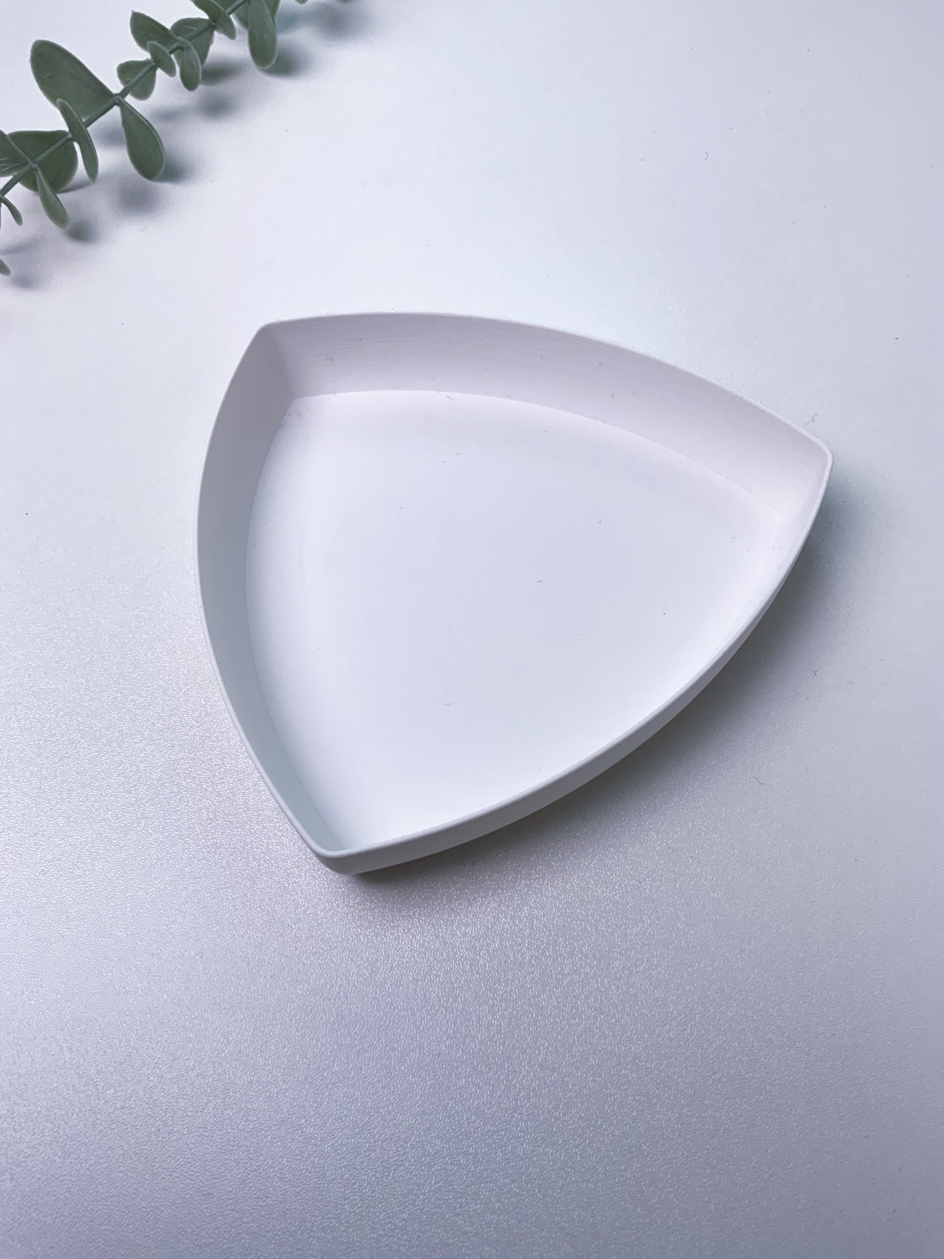 Triangular Coin Tray: Organise Your Loose Change with Style